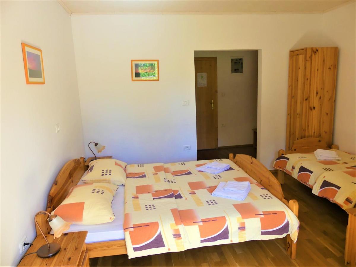 Pension Na Meji Пивка Экстерьер фото