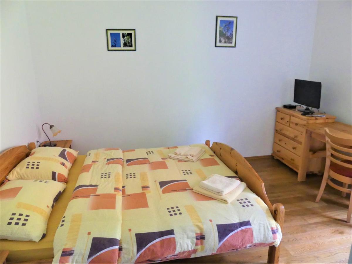 Pension Na Meji Пивка Экстерьер фото
